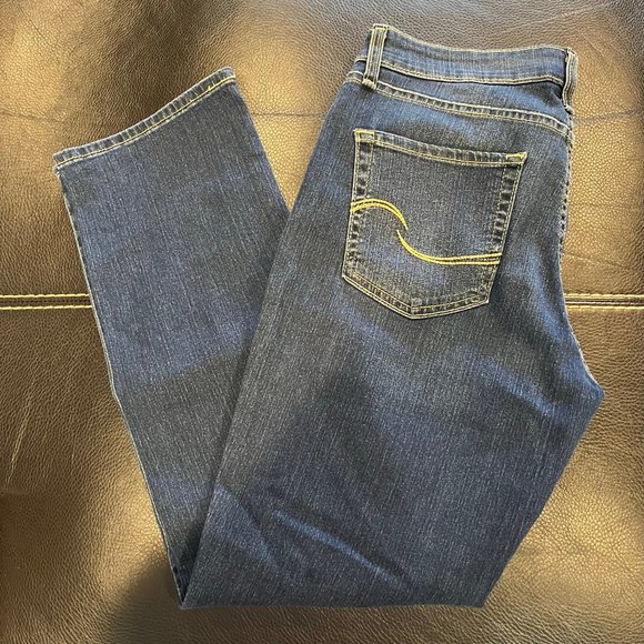 Signature by Levi Strauss Denim - Signature Levi Strauss Ladies Modern Straight Jeans Size 12S / W31/ L30